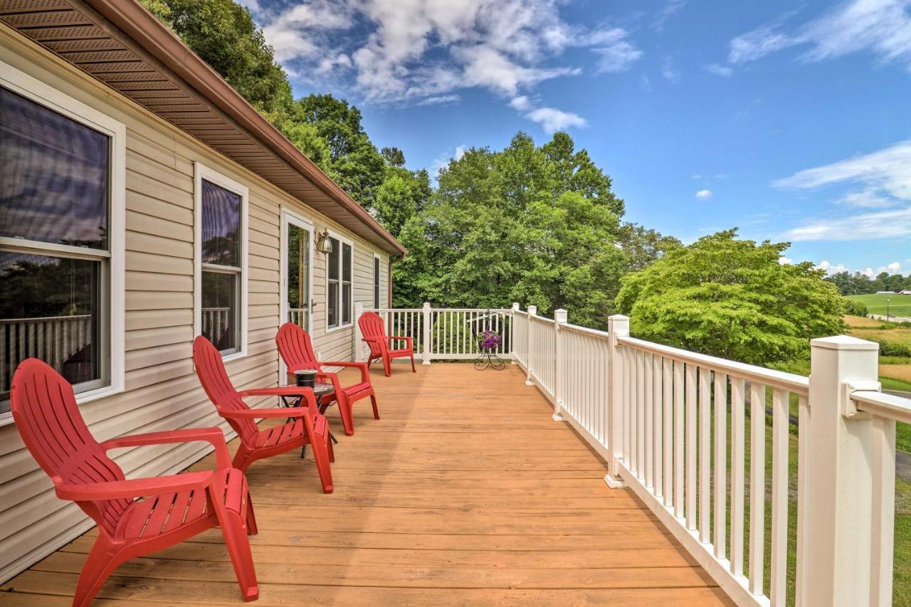 Charming Mills River Home With Porch And Yard! Exterior foto
